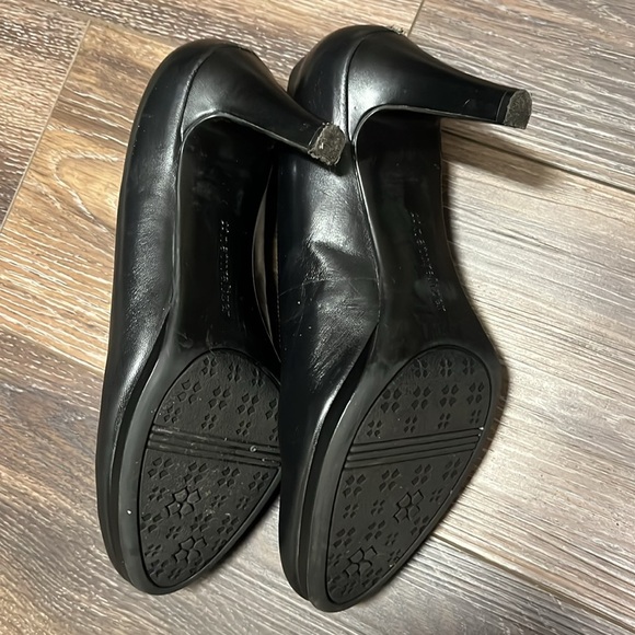 Naturalizer Black pumps Size9WW - Picture 3 of 3